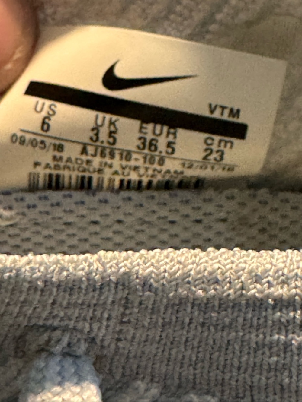 Nike Air VaporMax Flyknit 3 Pure Platinum (Women's) size 6 with box preowned - Picture 7 of 7